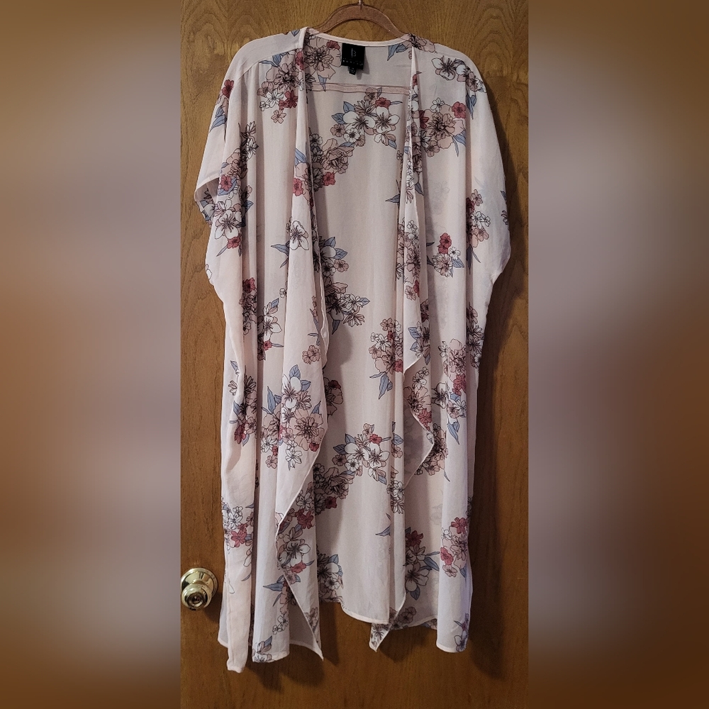Beautiful Light Pink Floral Kimono 2x EUC